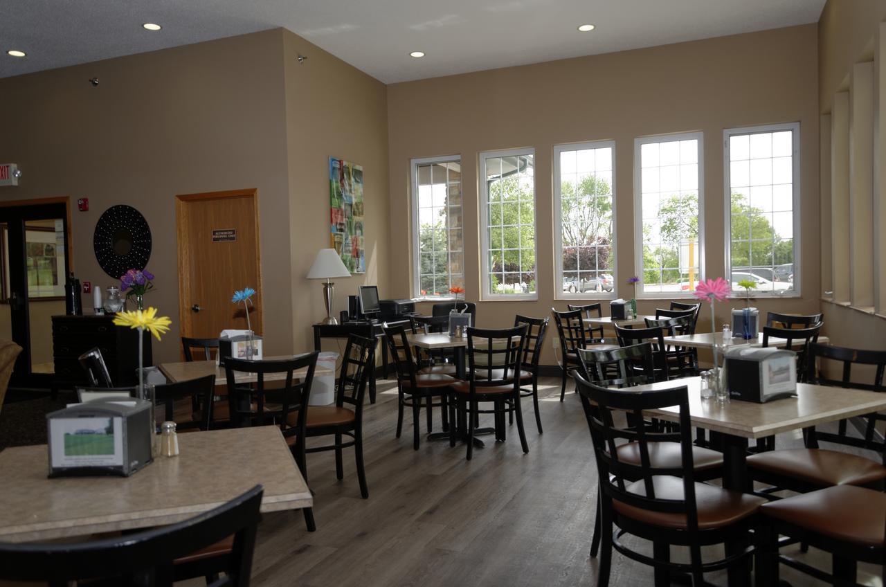 Cobblestone Inn & Suites - Denison | Majestic Hills Exterior foto
