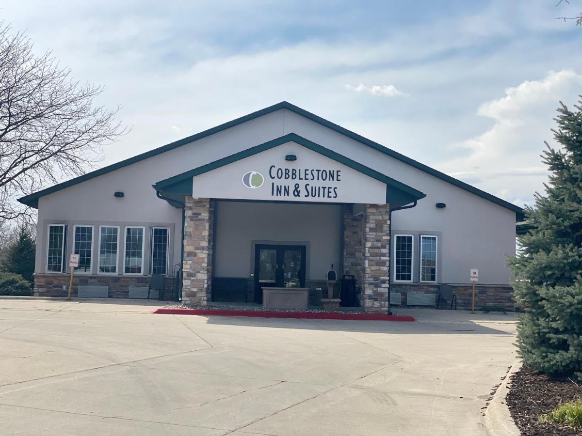 Cobblestone Inn & Suites - Denison | Majestic Hills Exterior foto